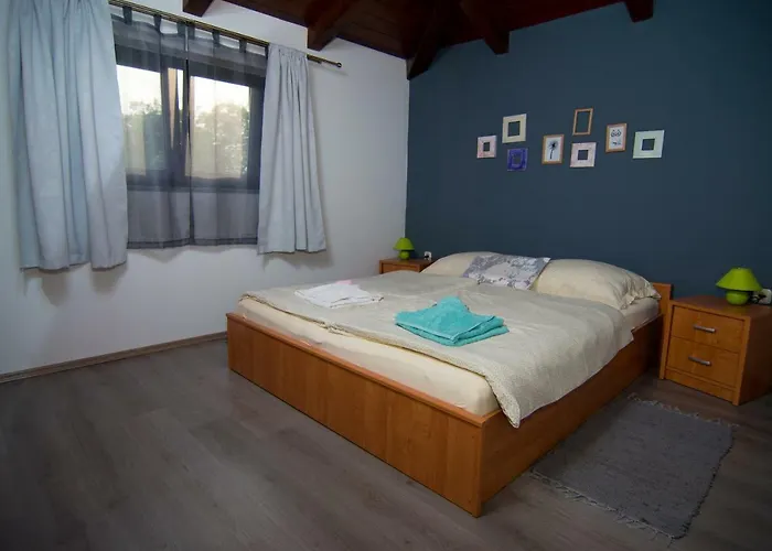 アパート Garma ロヴィニ